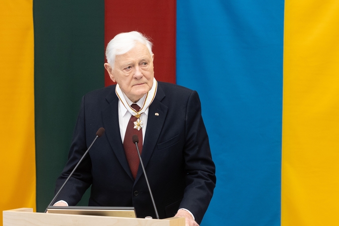 V. Adamkus: didžiuojuosi, kad Lietuva – viena pirmaujančių šalių, remiant Ukrainą