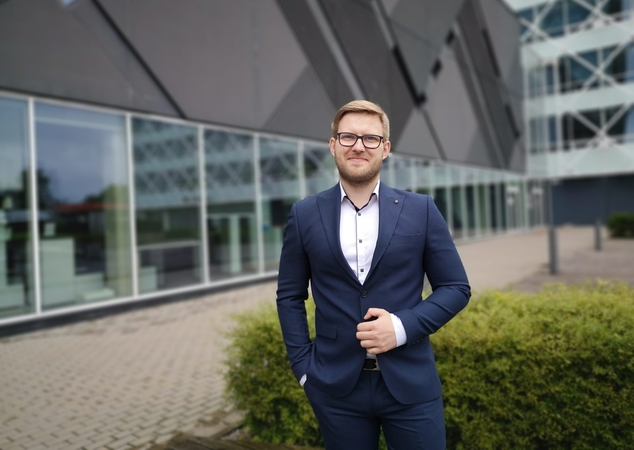 Būdas: M. Lukauskui patinka dalytis informacija su kitais – skaityti paskaitas studentams ar reikšti savo nuomonę socialiniuose tinkluose.