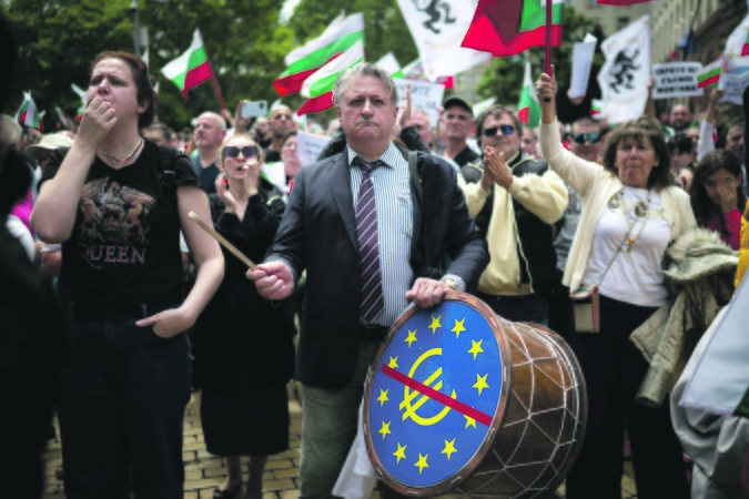 Nuotaika: tradicines baimes dėl euro įvedimo Bulgarijoje pakurstė prorusiškos jėgos, surengusios ne vieną protesto akciją.