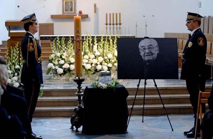 Lenkija atsisveikina su šalies kino grandu A. Wajda
