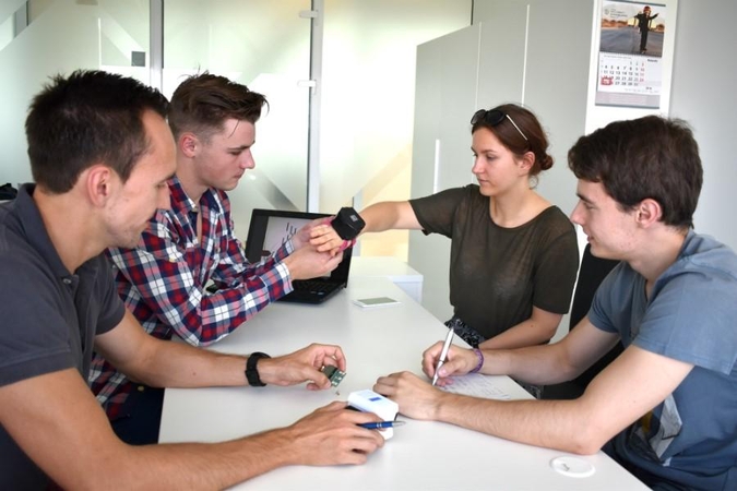 Lietuvių kuriamas aparatas mažins Parkinsono ligos simptomus