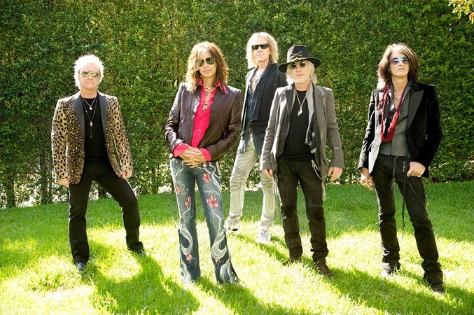 „Aerosmith“ vokalistas S. Tyleris „Siemens“ arenoje ieškos merginos