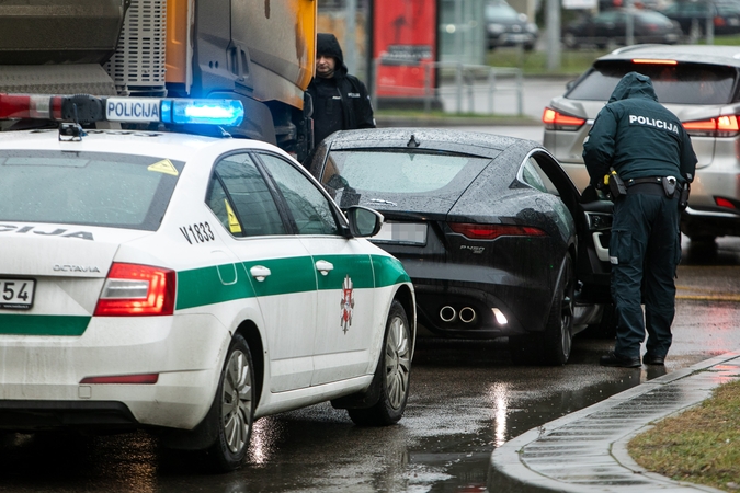 Praėjusi para keliuose: nukentėjo pėstieji ir vairuotojai