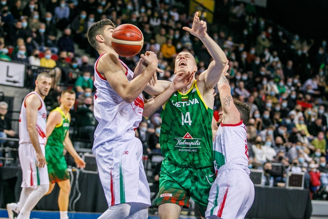 Tikimybė: pasikeitus „EuroBasket 2022“ dalyvių sudėčiai, Lietuvos vyrų krepšinio rinktinės kelyje gali būti naujų varžovų