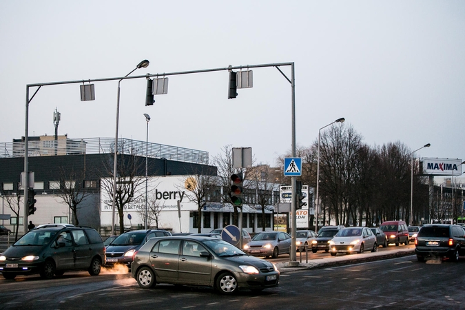 Be elektros Kaune buvo likę apie 5000 žmonių, gatvėse kilo chaosas 