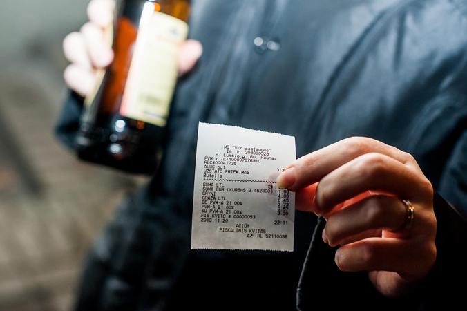 Girdyklos spjauna į draudimą pardavinėti alkoholį (žurnalistų eksperimentas)