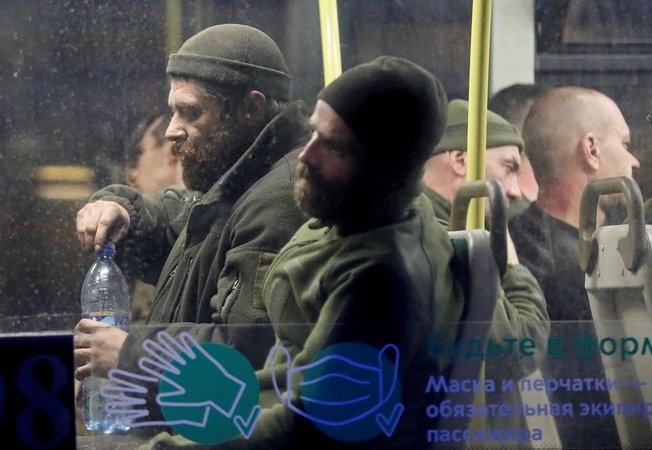 Rusija: per 900 „Azovstal“ pasidavusių Ukrainos karių buvo išvežti į įkalinimo įstaigą