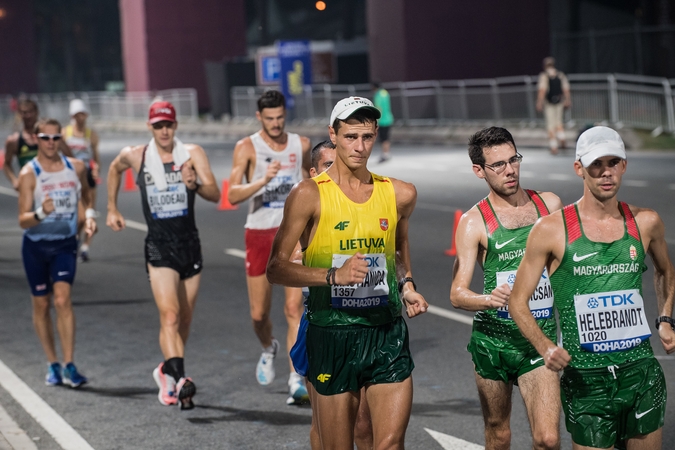 Kryžkelė: vienam geriausių Lietuvos 50 km sportinio ėjimo meistrų A.Mastianicai teks rinktis kitus nuotolius.