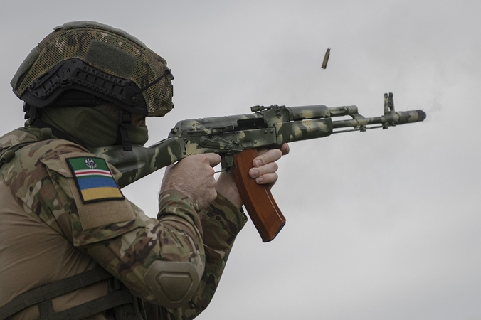 ES ministrai aptarė galimybę didinti ginklų gamybą, mokyti Ukrainos karius
