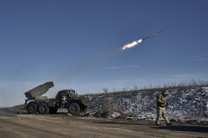 Rusija teigia užėmusi Ukrainos Soledaro miestą, Ukraina tai neigia