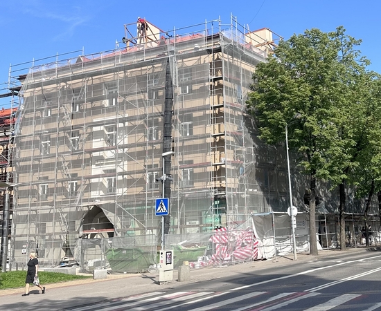 Iššūkis: renovuojamuose pastatuose verslininkams išsilaikyti tampa sunku.