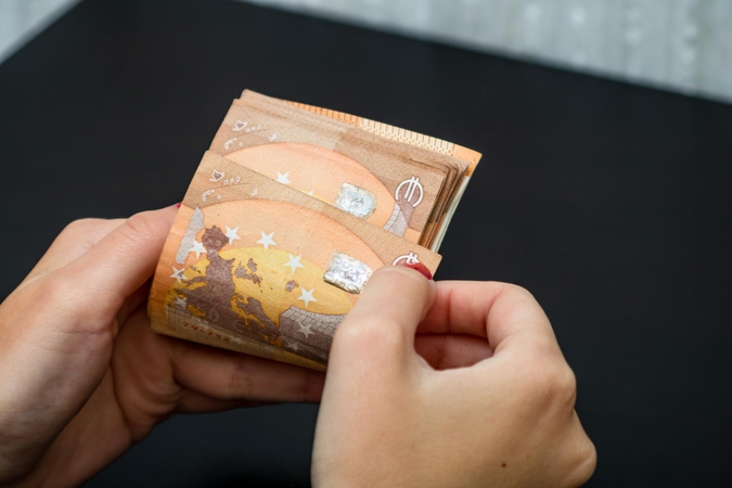 Į senolio namą Vilniuje įėjusios trys moterys pavogė per 15 tūkst. eurų