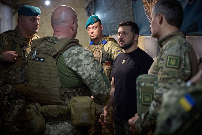 V. Zelenskis lankosi Ukrainos fronto linijoje Donecko srityje