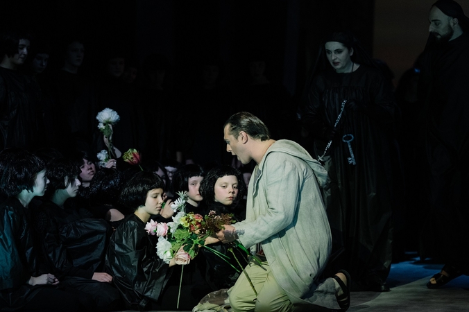 Pirmąjį Karolio Szymanowskio operos „Karalius Rodžeris“ sceninį parodymą lydėjo audringi plojimai