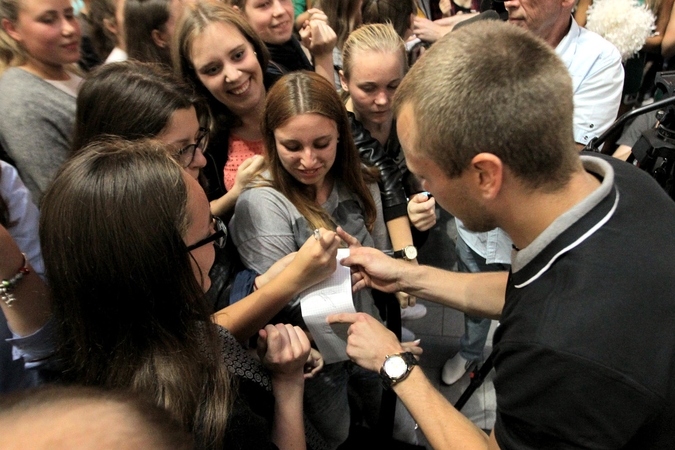 Prieš naują sezoną žalgiriečiai rinko sirgalių autografus