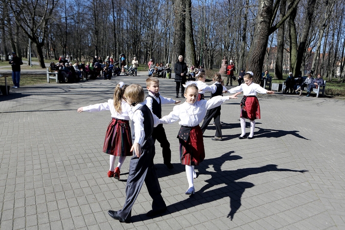 Vynerio arbatėlėje – pavasariškas šurmulys ir gerosios naujienos