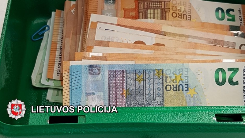 Įtarimai dėl klastotų PGR tyrimų ir įrašų apie skiepus – Uosto poliklinikos darbuotojams