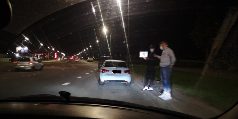 Liaupsės įspėjantiems apie trikojus: šie vaikinai keliaus į rojų be eilės