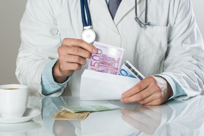 Teismui perduota dar viena byla dėl Vilniaus klinikinės ligoninės medikų kyšininkavimo