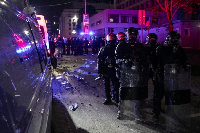 Įtarimai dėl riaušių prie Seimo organizavimo pateikti dar trims asmenims