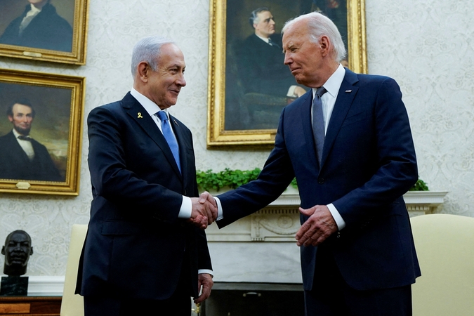 JAV pareigūnas: Bidenas su Netanyahu aptarė derybas dėl paliaubų Gazos Ruože