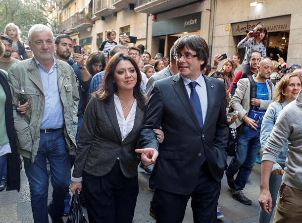 Carlesas Puigdemont'as (dešinėje)