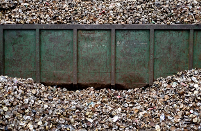 Britanija žada per 25-erius metus eliminuoti nebūtinas plastiko atliekas