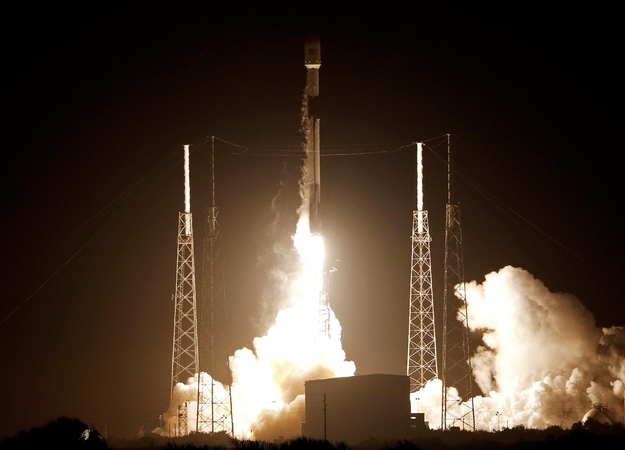 „SpaceX“ raketa išskraidino į Mėnulį privataus Izraelio konsorciumo aparatą