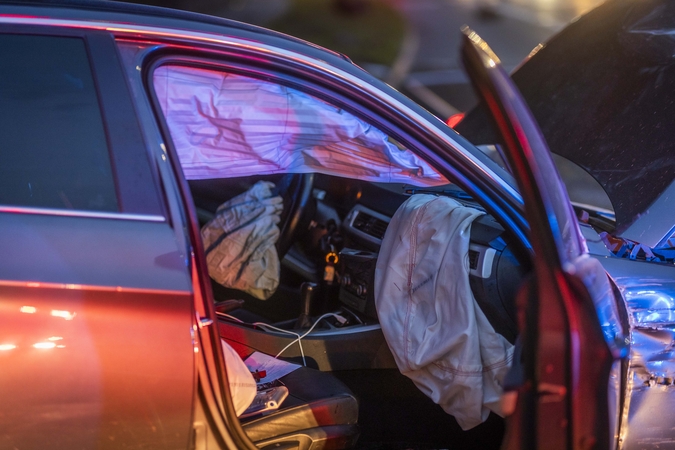 Policija: per parą šalies keliuose fiksuota 60 eismo įvykių