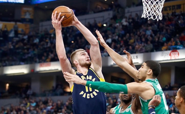 Domantas Sabonis (kairėje)