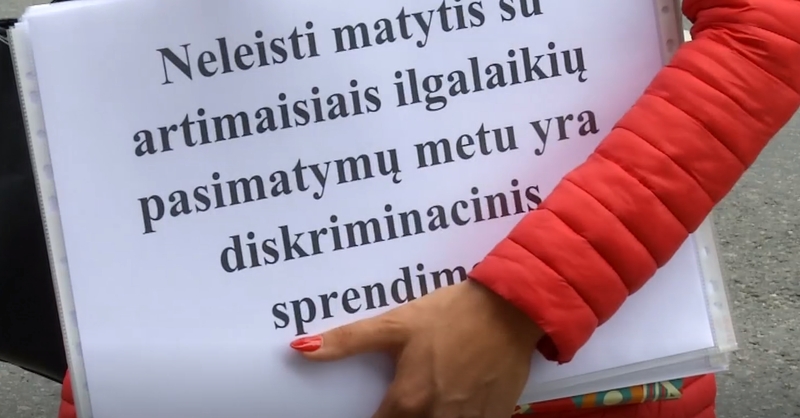 Nuteistųjų mylimosios surengė protestą: žada net bado akcijas