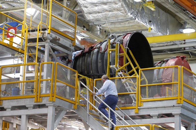 NASA baigė konstruoti naujos skrydžių į Mėnulį raketos pagrindinę dalį