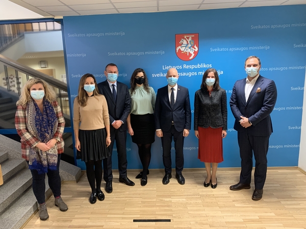 A. Veryga susitiko su koronaviruso vakcinų kūrėjų atstovais
