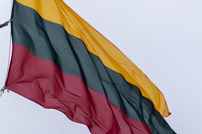 Šilutėje rasta Lietuvos vėliava perlaužtu kotu