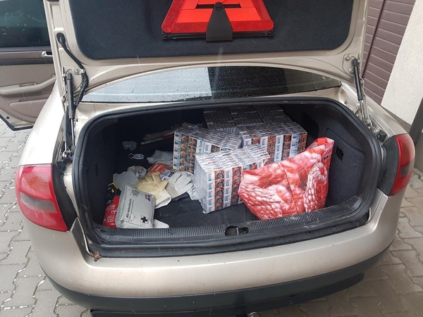Pasieniečių laimikis uostamiestyje – tūkstančiai pakelių cigarečių