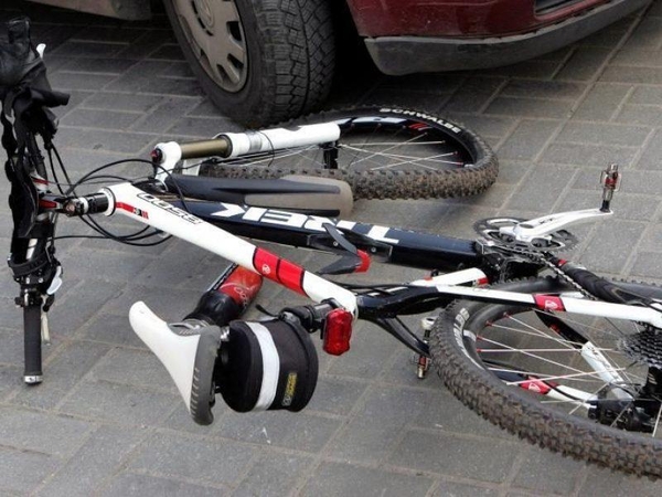 Nelaimės keliuose tęsiasi: Radviliškyje avariją sukėlė girtas dviratininkas