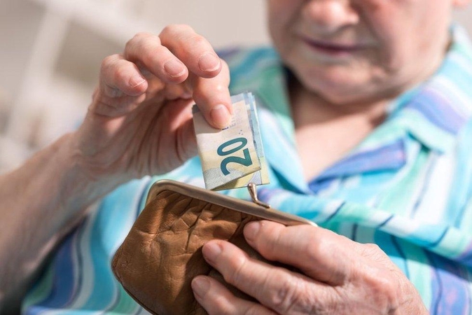 Pensininkė patikėjo sukčiais: susigundė pasiūlymu investuoti ir neteko santaupų