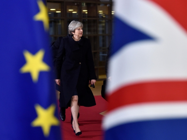 Th. May paskutinis bandymas gelbėti „Brexit“ susitarimą atrodo pasmerktas žlugti