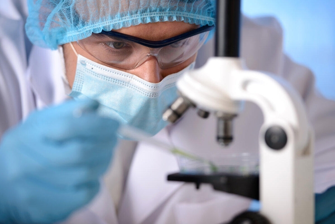 JAV po šešių savaičių pradės vakcinos nuo koronaviruso klinikinius bandymus