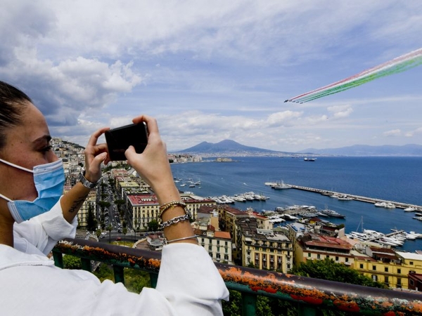 Italijos regione įvestos 1 tūkst. eurų baudos už kaukės nedėvėjimą