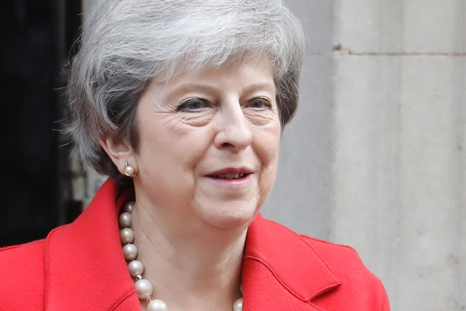 Britų ministrė pirmininkė sieks parlamentarų pritarimo naujai „Brexit“ strategijai