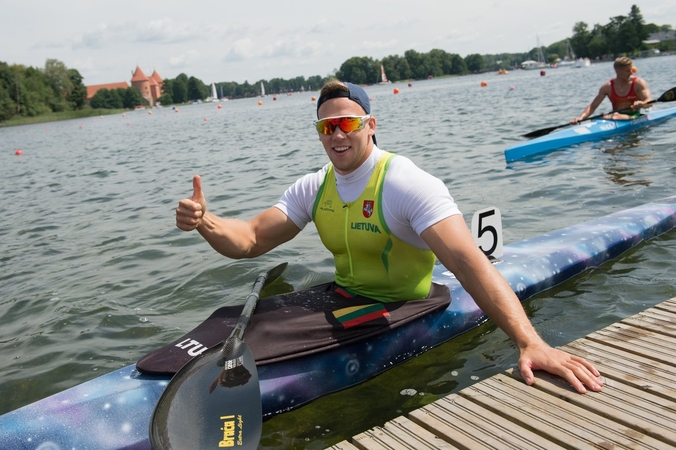 Baidarių ir kanojų irkluotojai dėl kelialapių į pasaulio čempionatą kovos Trakuose