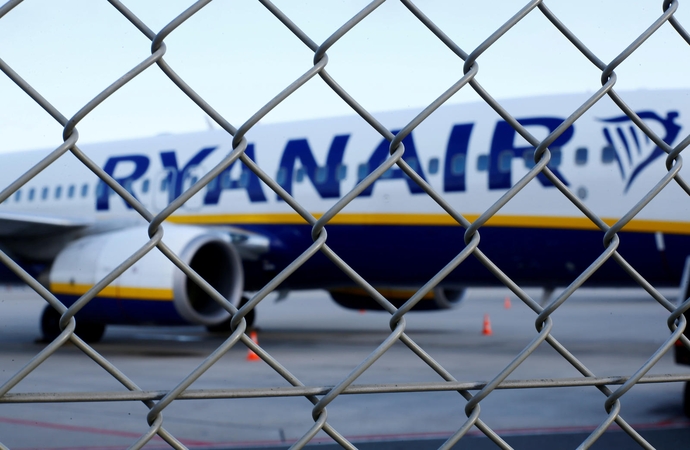 Policija sulaikė du vyrus, „Ryanair“ lėktuve kėlusius „grėsmę saugumui“