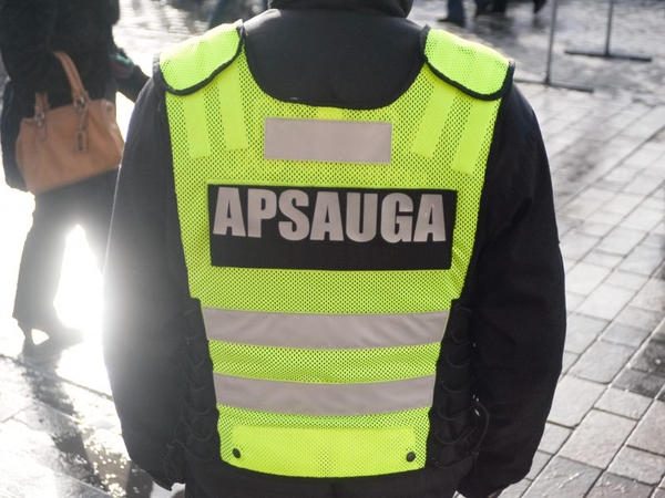 Incidentas Taikos prospekte: vyras grasino parduotuvės apsaugos darbuotojai