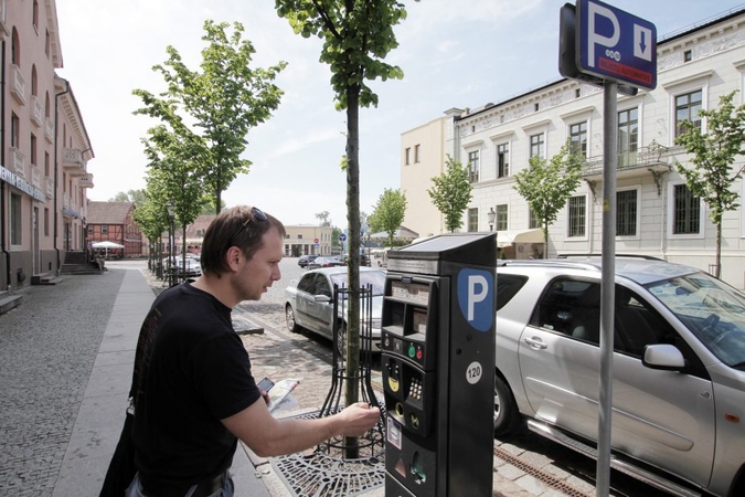 Klaipėdoje svarsto automobilių statymo kainas