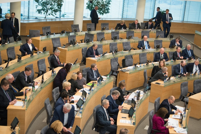 Seimas žengė dar vieną žingsnį link „Sodros“ lubų