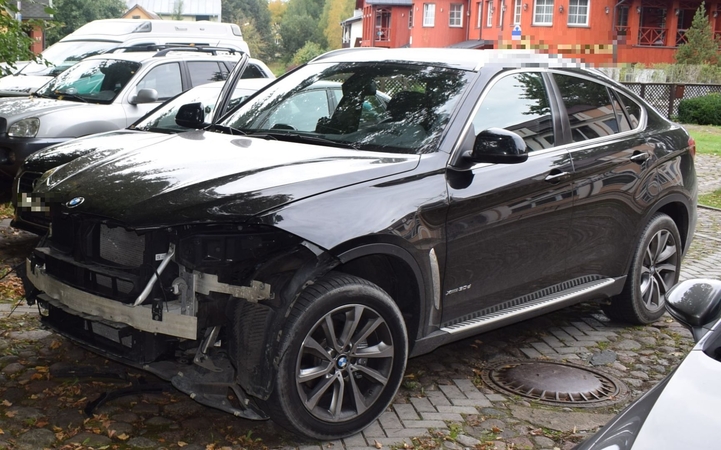 Klaipėdoje per naktį pavogti trijų brangių automobilių žibintai