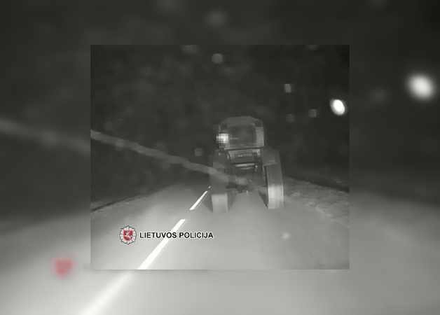 Netoli Kalvarijos – girto traktoristo kelionė: nustatytas 4,62 promilės girtumas
