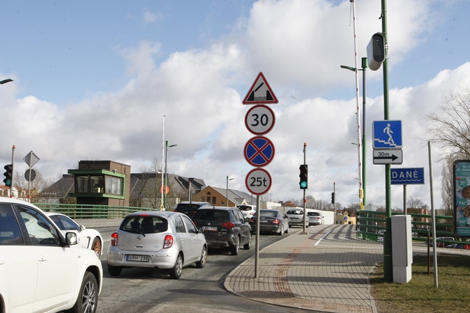 Greičio matuoklis ant Pilies tilto klaipėdiečiams jau apkarto