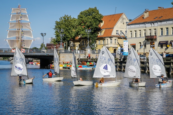 Dangėje netrūks optimizmo: upėje – azartiškos jachtų varžybos